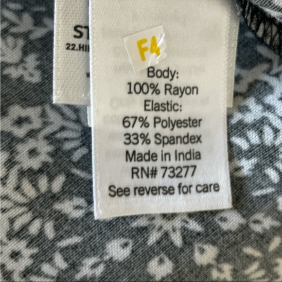 Women's Croft and Barrow Smocked printed Swing Midi Dress black white size 3X - Picture 5 of 6